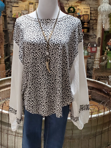 Leopard Pattern Knit Top With Balloon Sleeves