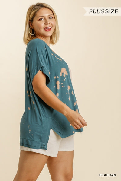 Contrast Color Round Neck Short Sleeve Top with Side Slit